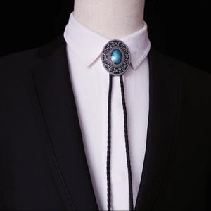 Men&#39;s Vintage Bolo Tie Necklace: European Style Collar Chain