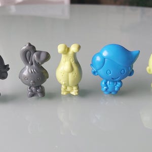 Lot 05 Gogos Crazy Bones Monicas Gang