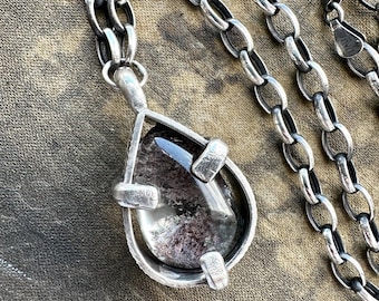 Garden Quartz Statement