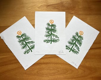 Block print Linolschnitt Kiefer Evergreen Peace zeichen baum