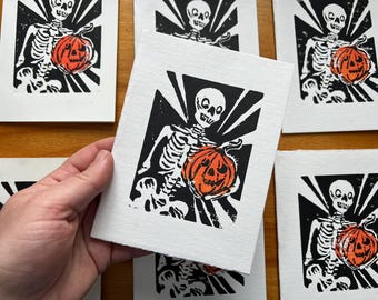 Handgedruckter Linolschnitt Skeleton Kürbis JackOLantern Halloween Freundschaftskarte, innen leer
