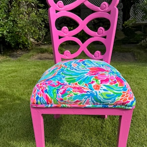 CUSTOMIZABLE accent chair