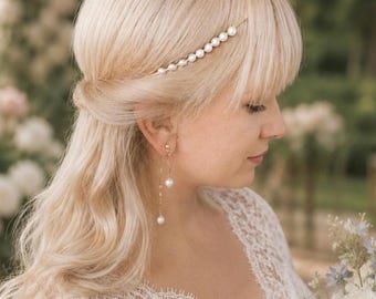 Minimalist Pearl Halo Crown for Bride, Bridal Halo Headband, Wedding Tiara, Elegant Pearl Headpiece, Greek Goddess Crown