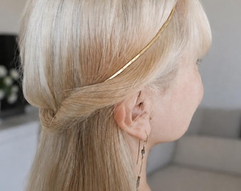 Diadema minimalista tipo halo: corona de latón griego forjado en frío, cobre o acero, accesorio para el cabello de uso diario, diadema estilo élfico, fácil de usar con trenzas.