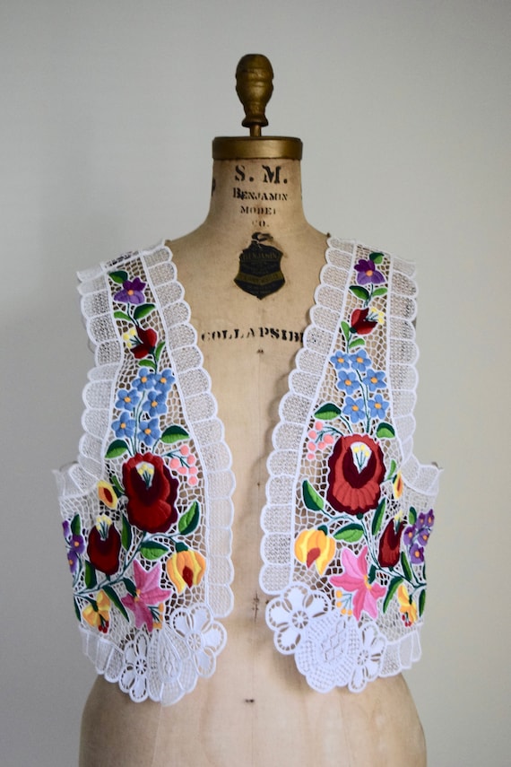 traditional hungarian hand embroidered folk peasa… - image 3