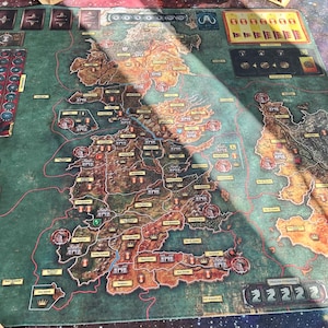 Game Of Thrones-bordspel en Mother of Dragons-uitbreiding gecombineerde mat