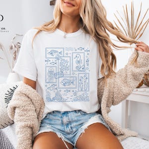 Maglietta Ocean Creatures Stamps Comfort Colors, Abbigliamento estetico costiero "Sotto il mare", Maglietta Coral Reef Summer Vibes, Regalo per gli amanti della spiaggia Schick