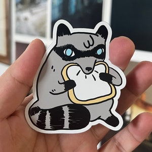 Magnet Raccoon Eating Sliced Bread Magnet