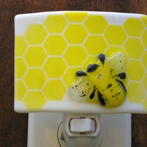 Bee Night Light, Honey Bee Night Light, Honeycomb Night Light, Beekeeper Gift, Gift for Teacher, Kids Room,