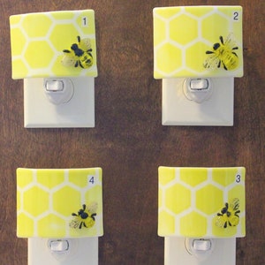 Bee Night Light, Honey Bee Night Light, Honeycomb Night Light, Beekeeper Gift, Gift for Teacher, Kids Room,