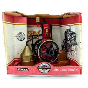 1/8 ERTL Scale IHC Titan Vertical Engine with Rotating Flywheels No. 4352