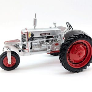 1/16 Silver King Model 41 3-Wheel Tractor With Continental Engine