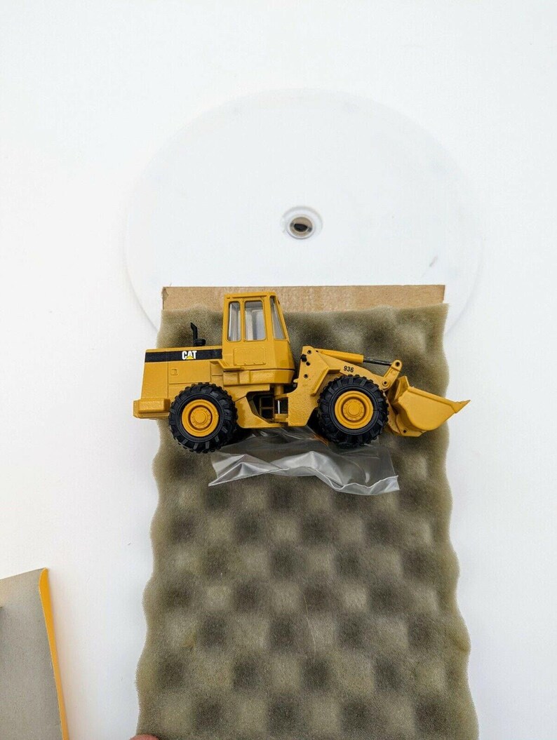 Conrad 1/50 Diecast Cat 936 Loader.