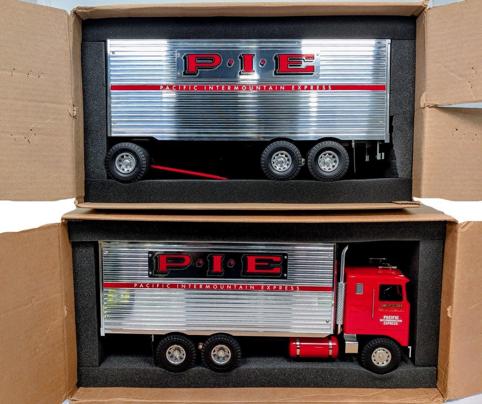 Freightliner Classic Toy - Etsy