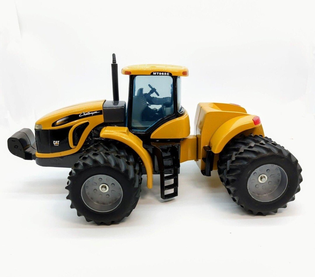 1/16 Cat Challenger MT965C 4WD Tractor With Duals