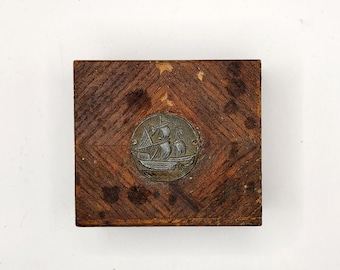 Vintage Cigarette box - Rustic Vintage wood - hinged lidded - 1930s sailing ship nautical medallion made of metal and nailed on