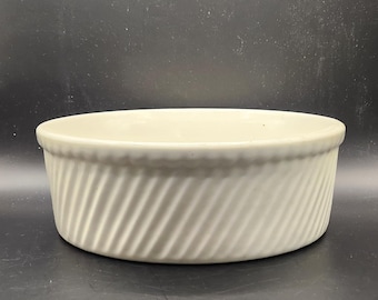 Farmhouse Ceramic Souffle Casserole Dish 1940s • White Swirl Ribbed Baking Bowl • Retro Country Kitchenware • Vintage Estate Piece