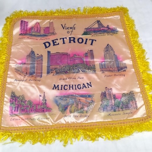 1939 World&#39;s Fair Souvenir Pillow Sham: Detroit Memorabilia, Pink & Yellow Fringe