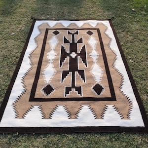 Alfombra tribal del suroeste tejida a mano, kilim de lana geométrica neutra, alfombra tribal bohemia, alfombra de tejido plano beige y marrón, decoración minimalista para el hogar.
