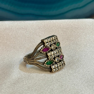 Frau Vintage Stil Rubin Smaragd Ring - Boho Antike Silber Ring - Mutige Cocktail-Ring für Frauen - Juli und Mai Birthstone Geschenk