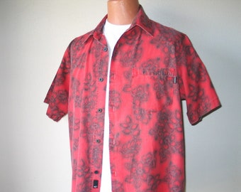 Chemise Aloha à imprimé hawaïen Hibiscus rouge et noir vintage du début des années 1990 par O'Neill