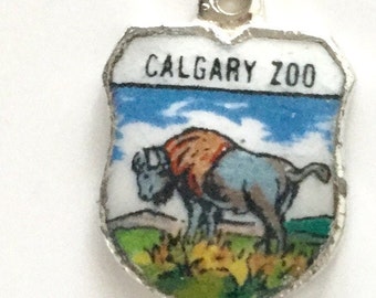 Buffalo Vintage Silver Enamel Calgary Zoo Canada Souvenir Travel Shield Crest Bracelet Charm -Silver Plated