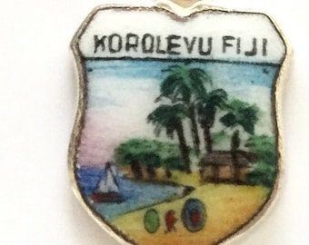 Korolevu - Fiji Islands - Vintage Enamel Souvenir Travel Shield Bracelet Crest Charm - Silver Plated