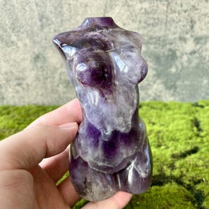 Amethyst Female Torso Sculpture, Natural Purple Crystal Goddess Body Carving, Chakra Healing Crystal Feminine Divine Art, Meditation Decor