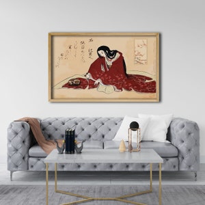 Puede incluir: Una ilustraci&oacute;n de estilo vintage de una mujer con un kimono rojo sentada en el suelo con un pincel de caligraf&iacute;a y un tintero. El fondo es de color beige claro con caracteres japoneses en tinta negra.