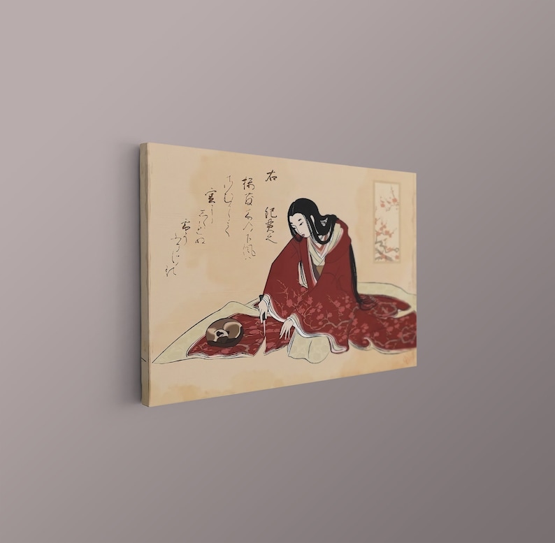 Puede incluir: Una mujer con un kimono rojo se sienta en el suelo con un cuenco peque&ntilde;o delante de ella. El fondo es beige claro con caligraf&iacute;a japonesa en tinta negra. La caligraf&iacute;a dice "La luna es hermosa, pero las flores tambi&eacute;n son hermosas."