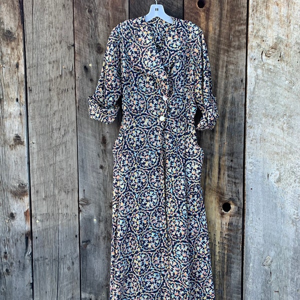 Vintage 1940’s Delro Cool Rayon Acetate Novelty-Print Hostess Gown/ Wrap Dress/ Lounge Dress, Size Medium /Vintage Lounge Wear