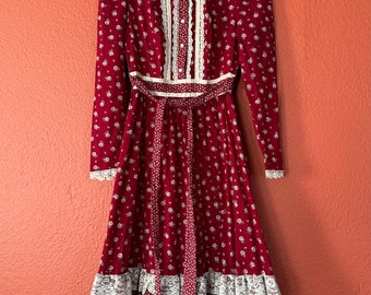 Vintage 1970’s Gunne Sax-Style Deep Red Calico Cotton Prairie Dress with Cream Ribbon & Lace Trim/ Tag Size 4 or Xtra Small/ Cottage Core