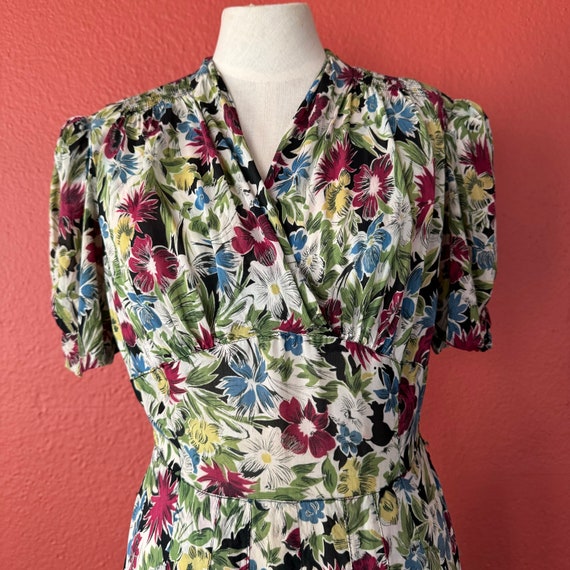 Vintage 1940’s Semi-Sheer Floral Rayon Day Dress … - image 6