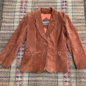 Vintage 1970’s Winlit Buckskin Suede Blazer by Listeff Fashions Inc./ 70’s Suede Jacket with Welted Pockets & Button Tabs