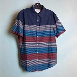 PENGUIN by Munsingwear, Striped, Short Sleeve, Slim Fit Mans Shirt, Fine Manswear, Size M, Buttondown, Designed in Europe by Perry Ellis