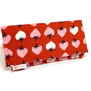 Cartera de fresa. Cartera de mujer. Carteras de tarjetas para mujeres. Cartera con cremallera. Cartera de tela. Monedero vegano.