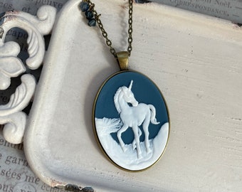 The last unicorn - unicorn cameo necklace