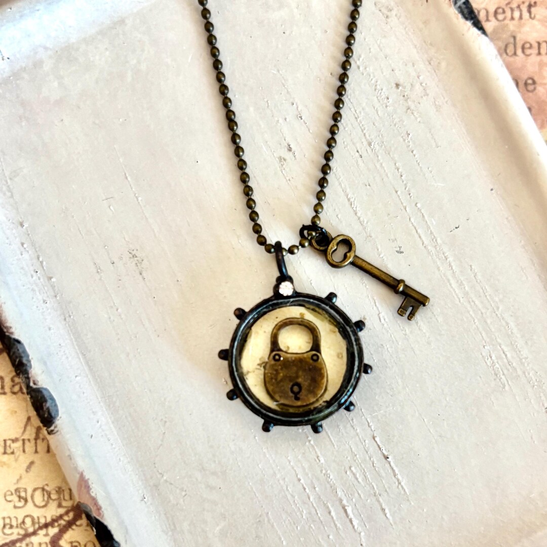 Shadow Box Keychain Secret Keeper Pendant – Shadow Box Necklace With Encased Lock & Tiny ...