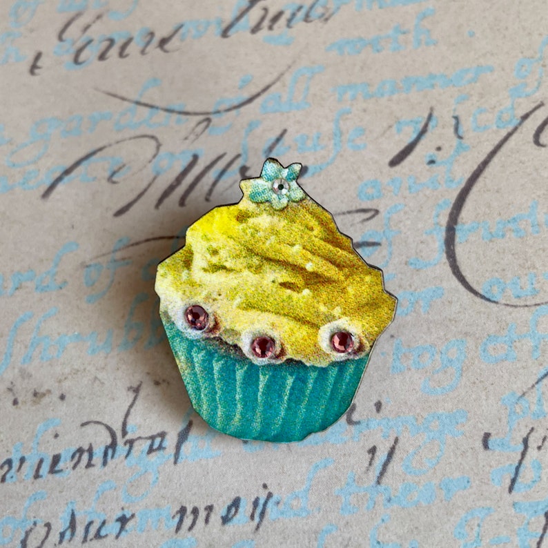 Hattie cupcake brooch crystal brooch Cupcake pin cupcake accessories cupcake jewelry Cupcake 1