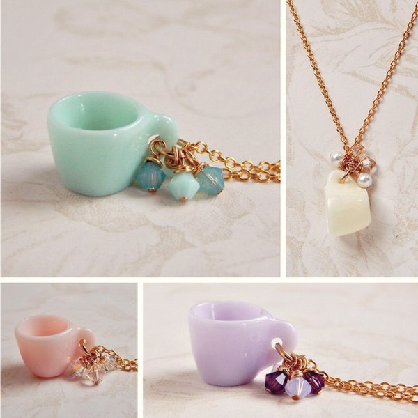 Collier miniature de tasse de thé - Petite tasse de printemps - Bijoux de thé - Cristal Swarovski - collier de mini tasse de thé