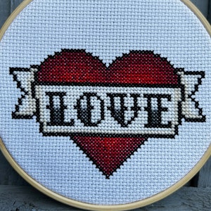 Love Red Tattoo Heart - Cross Stitch Patroon PDF - Valentijnsdag, Verjaardag of Jubileumkaart of cadeau (alleen downloaden)
