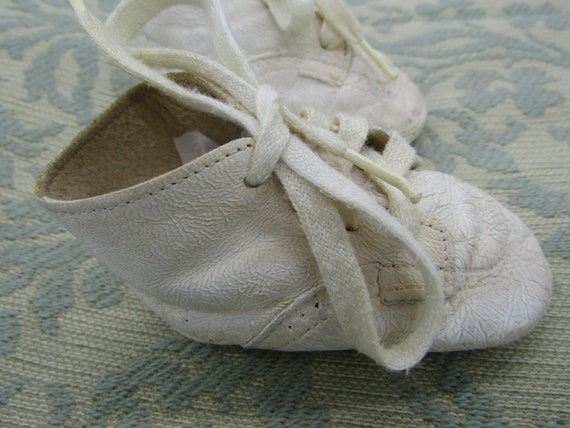 Sweet Little Vintage Leather Baby Shoes Lace up s… - image 4