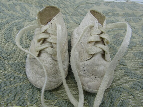 Sweet Little Vintage Leather Baby Shoes Lace up s… - image 6