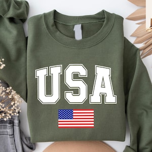 Retro USA Sweatshirt, Womens USA Crewneck Sweatshirt, USA Shirt, America Sweatshirt, 4th of July Sweatshirt, Patriotic Sweatshirt