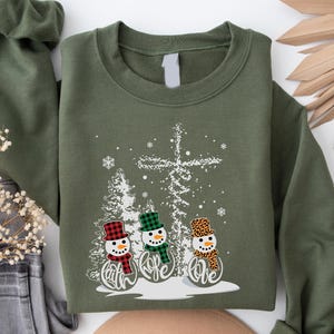 Faith Hope Love Jesus Snowmens Christmas Sweatshirt, Family Xmas shirt, Xmas Trip shirt, Christmas Snowmens Hoodie, Winter Snowmens shirt