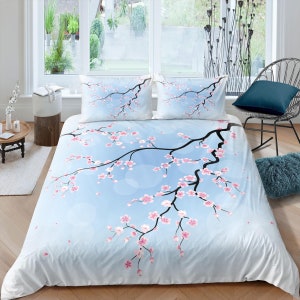 桜の寝具セット、桜の布団カバーセット、春の花柄キルトカバー、日本の美的ベッドスプレッド、落ち着いた寝室、Japandi Decor