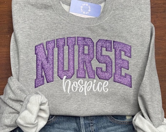 Sudadera bordada de enfermera de hospicio: regalo de enfermería personalizado