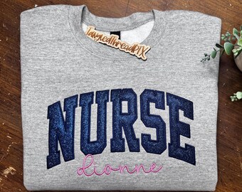 Sudadera de enfermera bordada y personalizada: Regalo personalizado para enfermeras