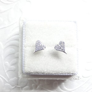 Boucles d'oreilles coeur, clous d'oreilles coeur, boucles d'oreilles coeur pavé, boucles d'oreilles coeur allongées, bijoux coeur, cadeau pour maman, cadeau fête des mères