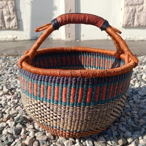 Handwoven elephant grass farmer market basket| African Bolga round straw shopper